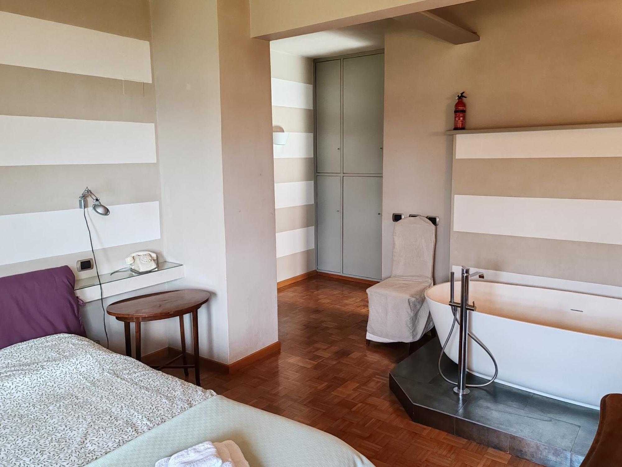 B&B La Taverna Di Mulinetti 雷科 外观 照片